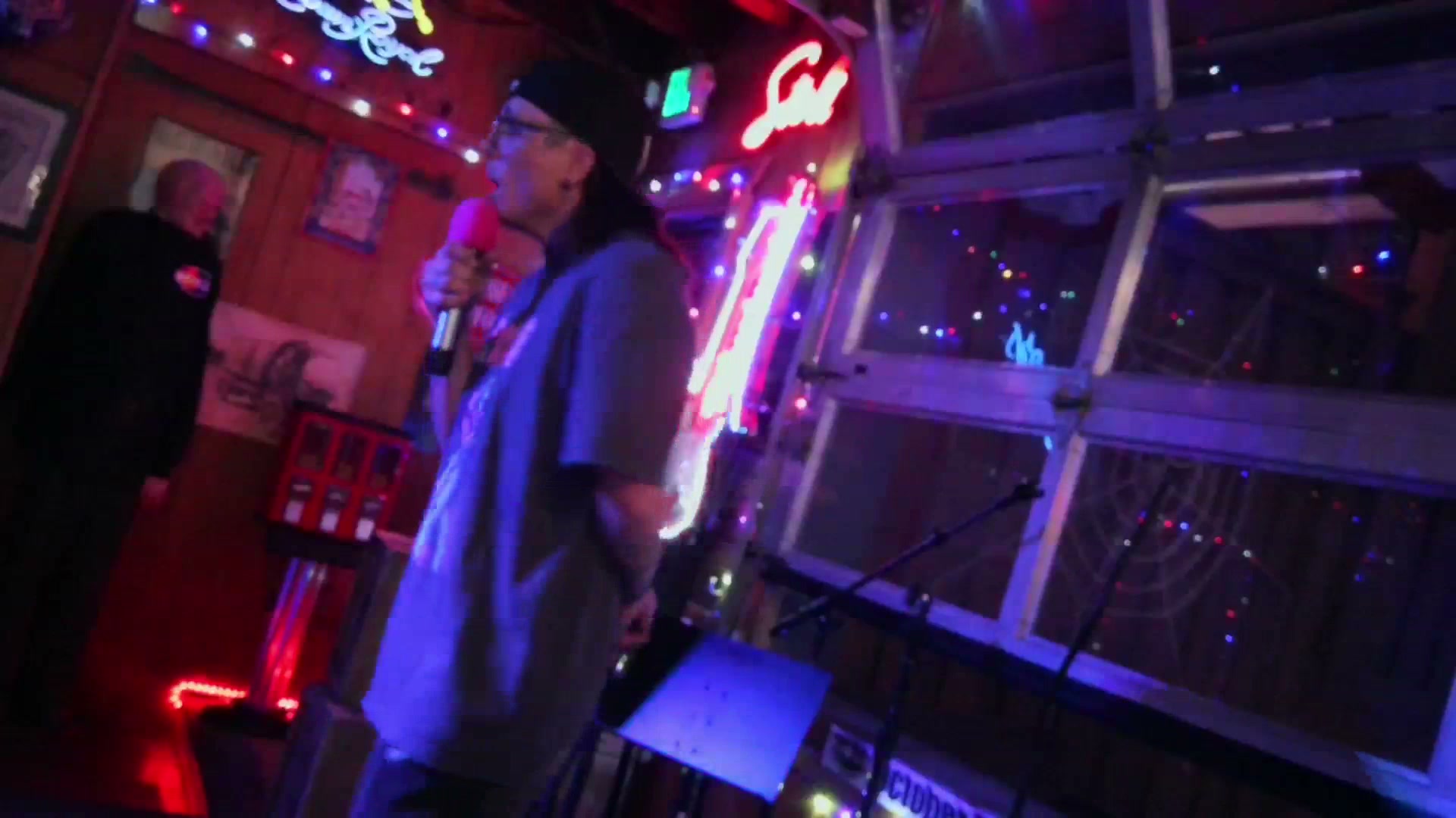 MORRISON HOLIDAY BAR